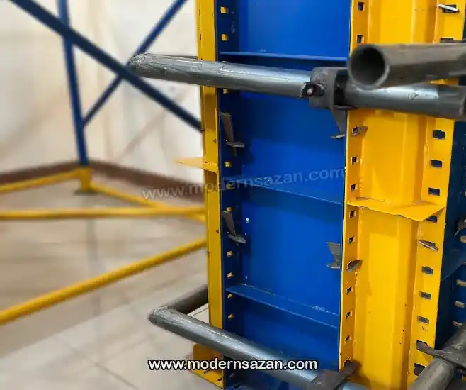 قرار دادن لوله پشت بند برای مهار ستون