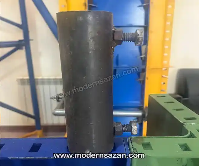 رابط لوله داربست به همراه پیچ های تنظیم