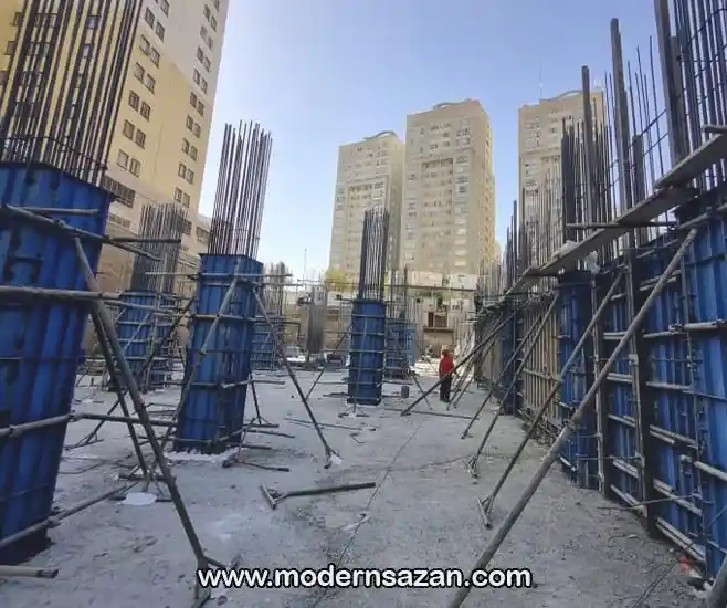 قالب بندی ستون و بتن ریزی آن به وسیله قالب فلزی